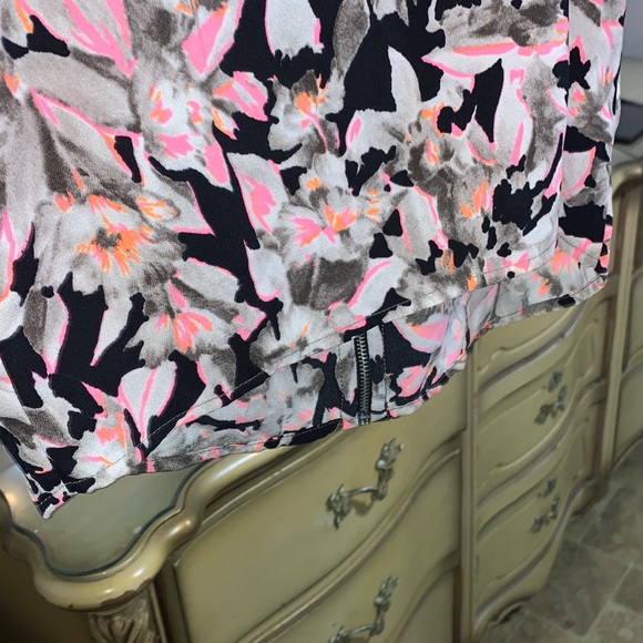 4/$20 B*Jewel pink grey and black brown orange 🍊 crop top with back zipper-S/M - Picture 8 of 8